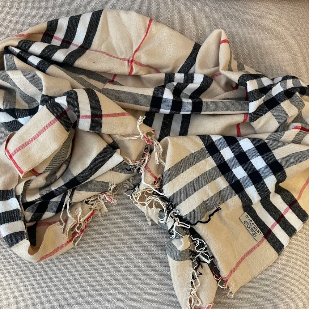 The Classic Check Cashmere Scarf